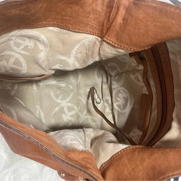 MICHAEL KORS TERRACOTTA/BROWN BOHO PEBBLE LEATHER SHOULDER BAG - Picture 8 of 9